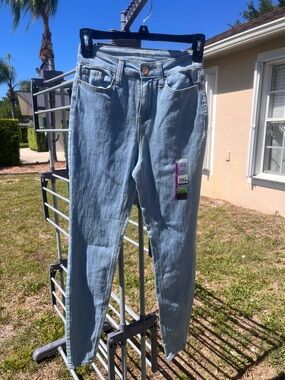 No Boundaries High Rise Skinny Jeans | Light Wash